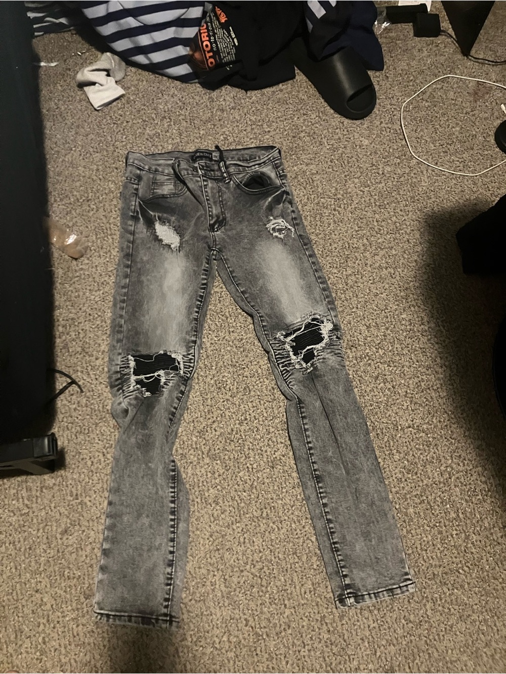 Distressed Grey Women's Skinny Jeans